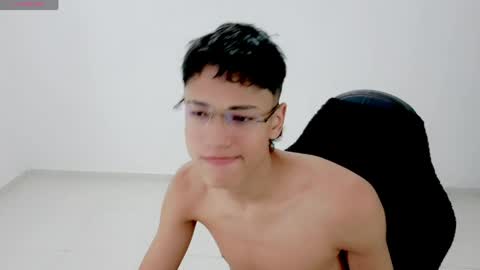 Snapshot of im_david01 chatting on 04-13-26, 12:54 im_david01 online show from 04-13-26, 12:54