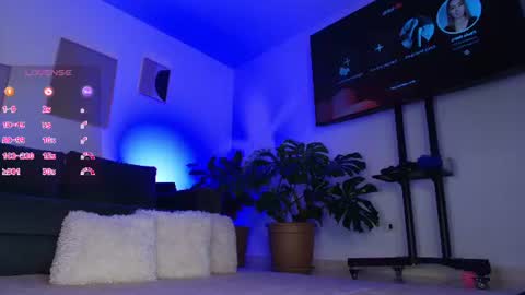 Snapshot of im_eli1 chatting on 07-01-26, 02:13 Eli online show from 07-01-26, 02:13