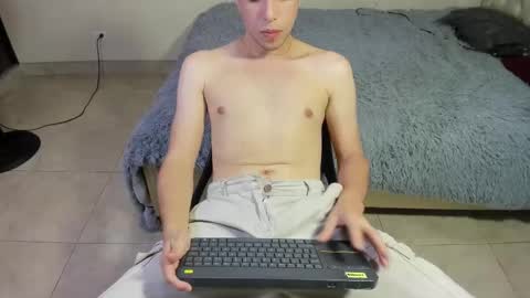 IM EMILIANOLUX online show from 10-21-25, 07:58