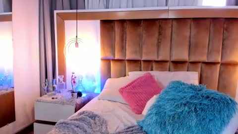 Anna  online show from 01-14-25, 02:53