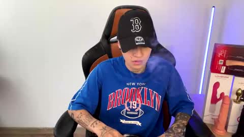 Laia online show from 02-21-25, 08:16