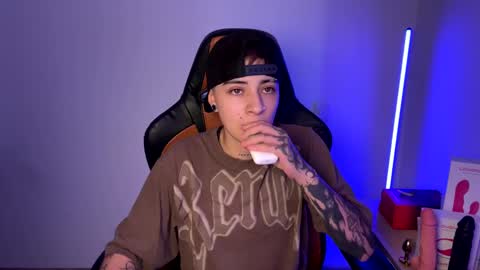 Laia online show from 03-04-25, 05:21