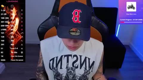 Laia online show from 10-10-25, 09:47