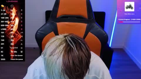 Laia online show from 10-14-25, 01:50