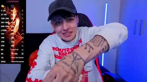 Laia online show from 11-21-25, 02:21