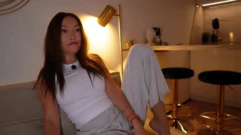 Milla online show from 11-26-25, 05:03