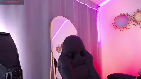 Snapshot of im_rosse_ chatting on 10-29-25, 07:15 Jade Rosse online show from 10-29-25, 07:15