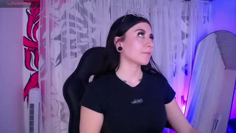 Snapshot of im_rosse_ chatting on 05-13-26, 08:38 Jade Rosse online show from 05-13-26, 08:38