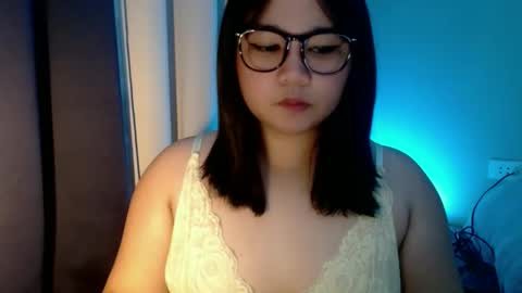 Snapshot of im_ur_cutiewife chatting on 11-17-25, 11:10 cherryl online show from 11-17-25, 11:10
