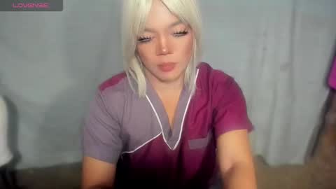 ella may online show from 10-09-25, 12:03