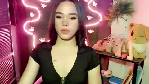 Snapshot of im_urlovergirlxxx chatting on 11-10-25, 08:35 Hii love online show from 11-10-25, 08:35