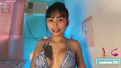 Snapshot of im_your_sexy_wifexxx chatting on 06-05-26, 11:43 Ms. M online show from 06-05-26, 11:43