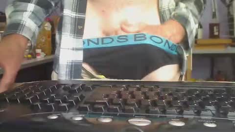 Snapshot of imaussiechris chatting on 01-06-25, 02:37 Aussie Guy online show from 01-06-25, 02:37