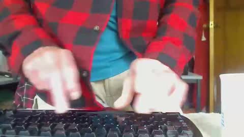 Snapshot of imaussiechris chatting on 10-19-25, 10:54 Aussie Guy online show from 10-19-25, 10:54