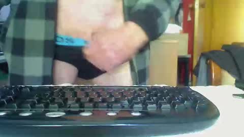 Snapshot of imaussiechris chatting on 10-31-25, 11:17 Aussie Guy online show from 10-31-25, 11:17