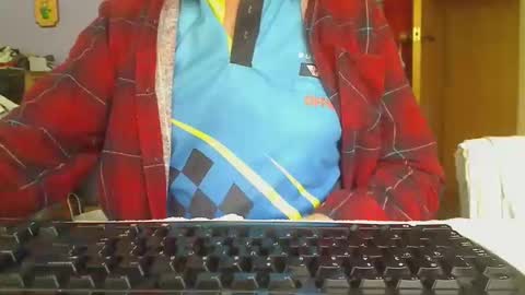 Snapshot of imaussiechris chatting on 11-24-25, 11:04 Aussie Guy online show from 11-24-25, 11:04