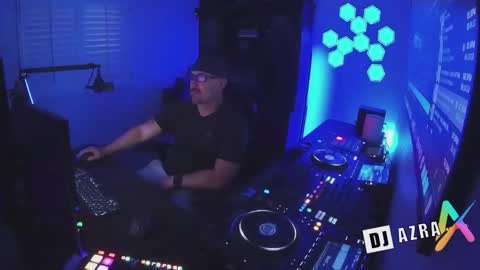 Snapshot of imdjazra chatting on 10-16-25, 02:01 DJ Azra online show from 10-16-25, 02:01