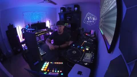 Snapshot of imdjazra chatting on 08-01-26, 03:17 DJ Azra online show from 08-01-26, 03:17