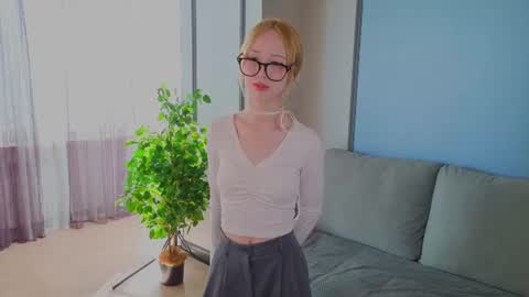 Amina online show from 06-04-26, 11:49