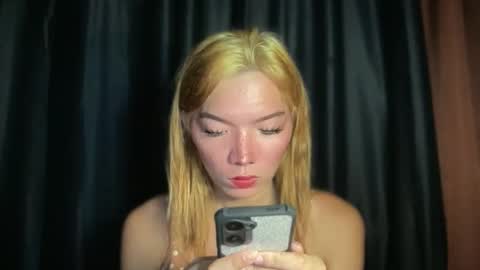 Mika online show from 02-24-26, 03:37