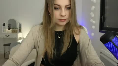 ImKeira online show from 01-07-25, 07:28