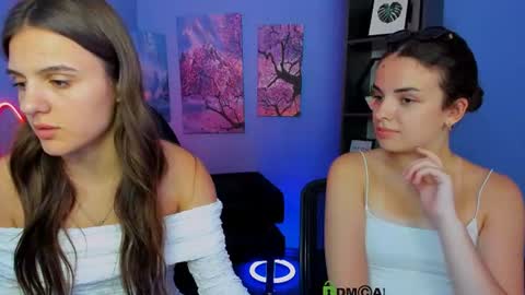 Leyla online show from 06-19-26, 01:15