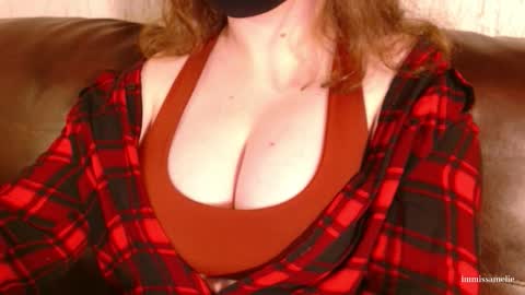 Miss Amelie online show from 11-22-25, 10:20