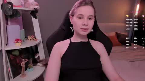 Snapshot of imnotmia chatting on 07-06-26, 10:45 Mia online show from 07-06-26, 10:45