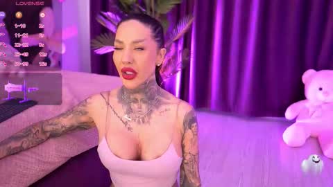 Scarlet online show from 11-30-25, 07:01