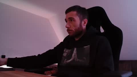 Flummi online show from 11-16-25, 01:22