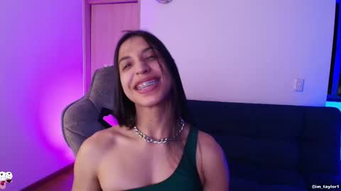 TAYLOR  online show from 10-31-25, 11:50