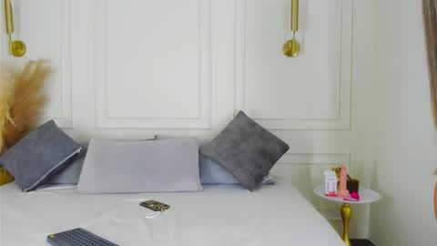 imvictoria_ online show from 12-04-25, 09:45