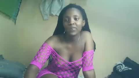 Snapshot of imyour_girl chatting on 10-20-25, 02:23 Im sonny online show from 10-20-25, 02:23