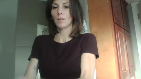 Snapshot of in_this_moment_ chatting on 12-04-25, 11:24 in_this_moment_ online show from 12-04-25, 11:24