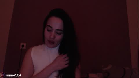 Snapshot of in_yan chatting on 02-18-26, 05:31 Lin online show from 02-18-26, 05:31