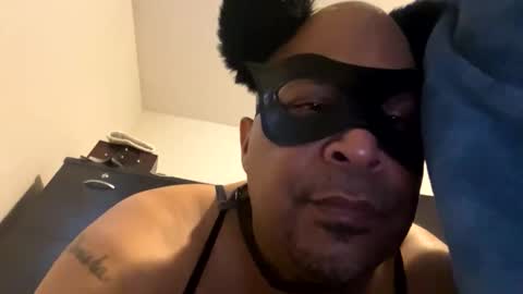 Snapshot of inandout001 chatting on 11-15-25, 11:21 Dirty Sissyslut online show from 11-15-25, 11:21