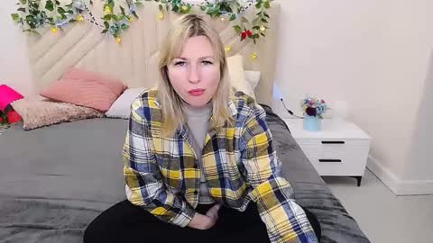 incredible_ariela online show from 12-19-25, 08:54