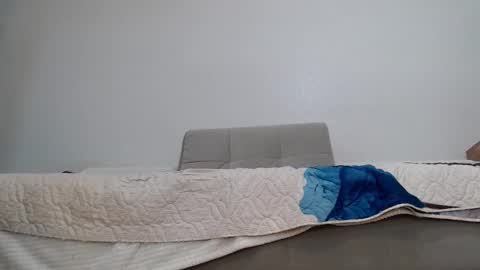 Della online show from 01-18-25, 05:15