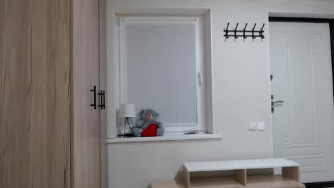 Della online show from 09-18-25, 06:10