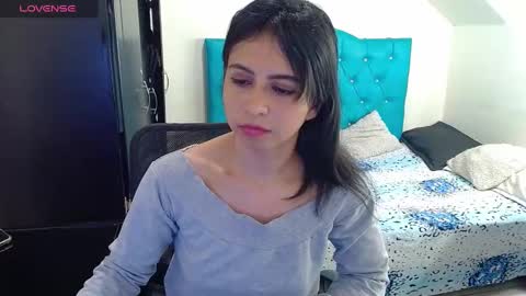 Snapshot of incubus_couple1 chatting on 02-23-25, 10:42 incubus_couple1 online show from 02-23-25, 10:42