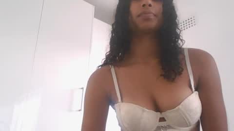 Snapshot of indanbella19 chatting on 06-20-26, 05:43 indanbella19 online show from 06-20-26, 05:43