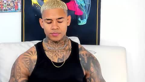 Snapshot of independent_project chatting on 11-26-25, 07:04 Jacobo online show from 11-26-25, 07:04