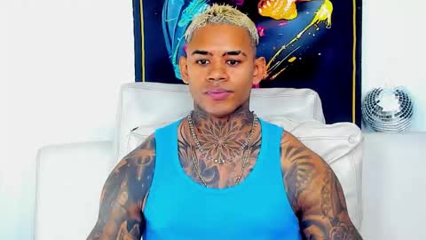 Snapshot of independent_project chatting on 11-28-25, 09:12 Jacobo online show from 11-28-25, 09:12