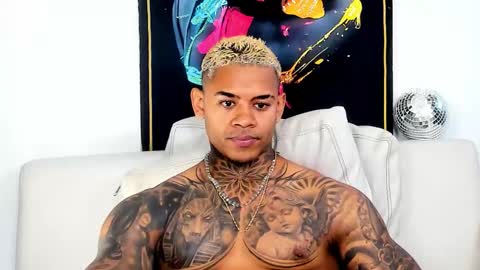 Snapshot of independent_project chatting on 11-29-25, 01:25 Jacobo online show from 11-29-25, 01:25