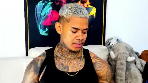 Snapshot of independent_project chatting on 12-16-25, 09:53 Jacobo online show from 12-16-25, 09:53