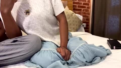 Snapshot of indian_couple247 chatting on 03-04-25, 08:35 new indian couple online show from 03-04-25, 08:35