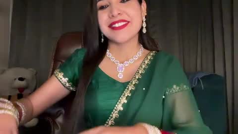 Snapshot of indian_meenakshi_69 chatting on 05-08-26, 07:03 priya online show from 05-08-26, 07:03