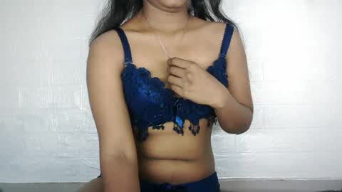 Saanu online show from 06-17-26, 04:04