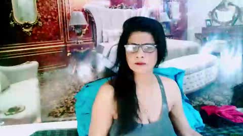 Snapshot of indianallure chatting on 01-06-25, 05:41 Femiez online show from 01-06-25, 05:41