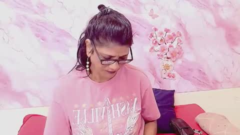 Snapshot of indianallure chatting on 02-09-26, 05:33 Femiez online show from 02-09-26, 05:33